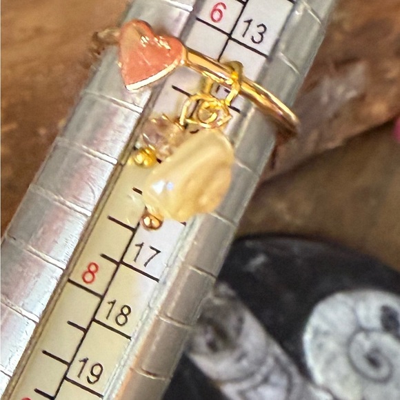 Gold and freshwater pearl Charm Ring - Picture 2 of 2